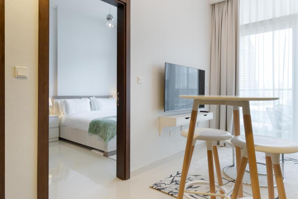 Brand New 1Br- Business Bay - Burj Khalifa View Lejlighed Dubai Eksteriør billede